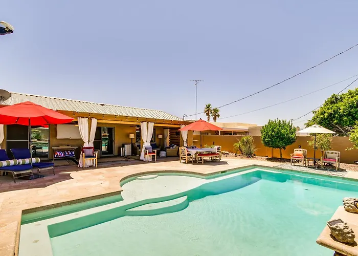 Outdoor Oasis: W/ Hot Tub In Havasu Ferienhaus *